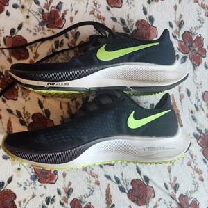 Nike zoom air running shoe